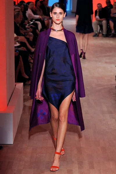 Look 32